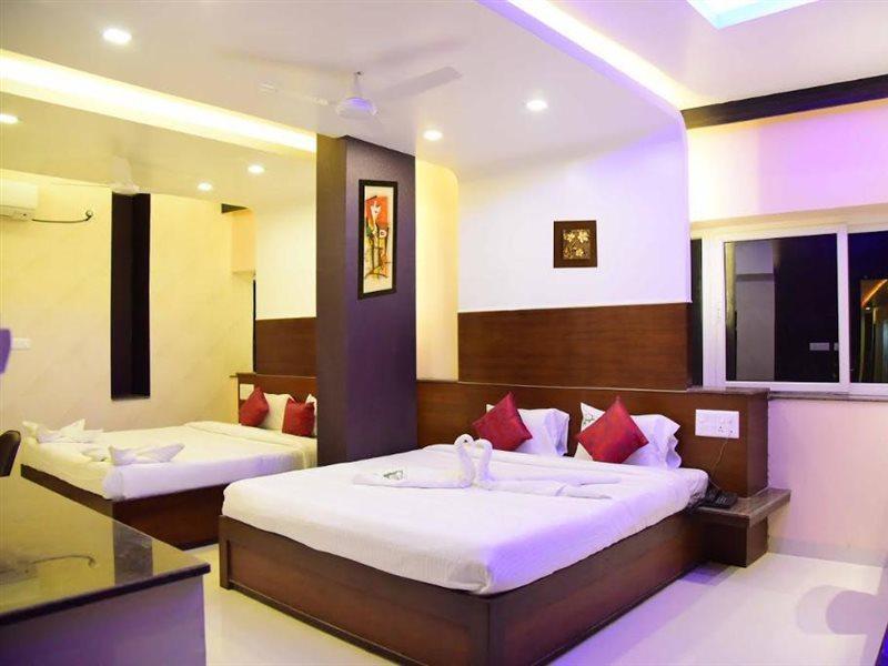 פונדיצ'רי Hotel Sumith Palace מראה חיצוני תמונה