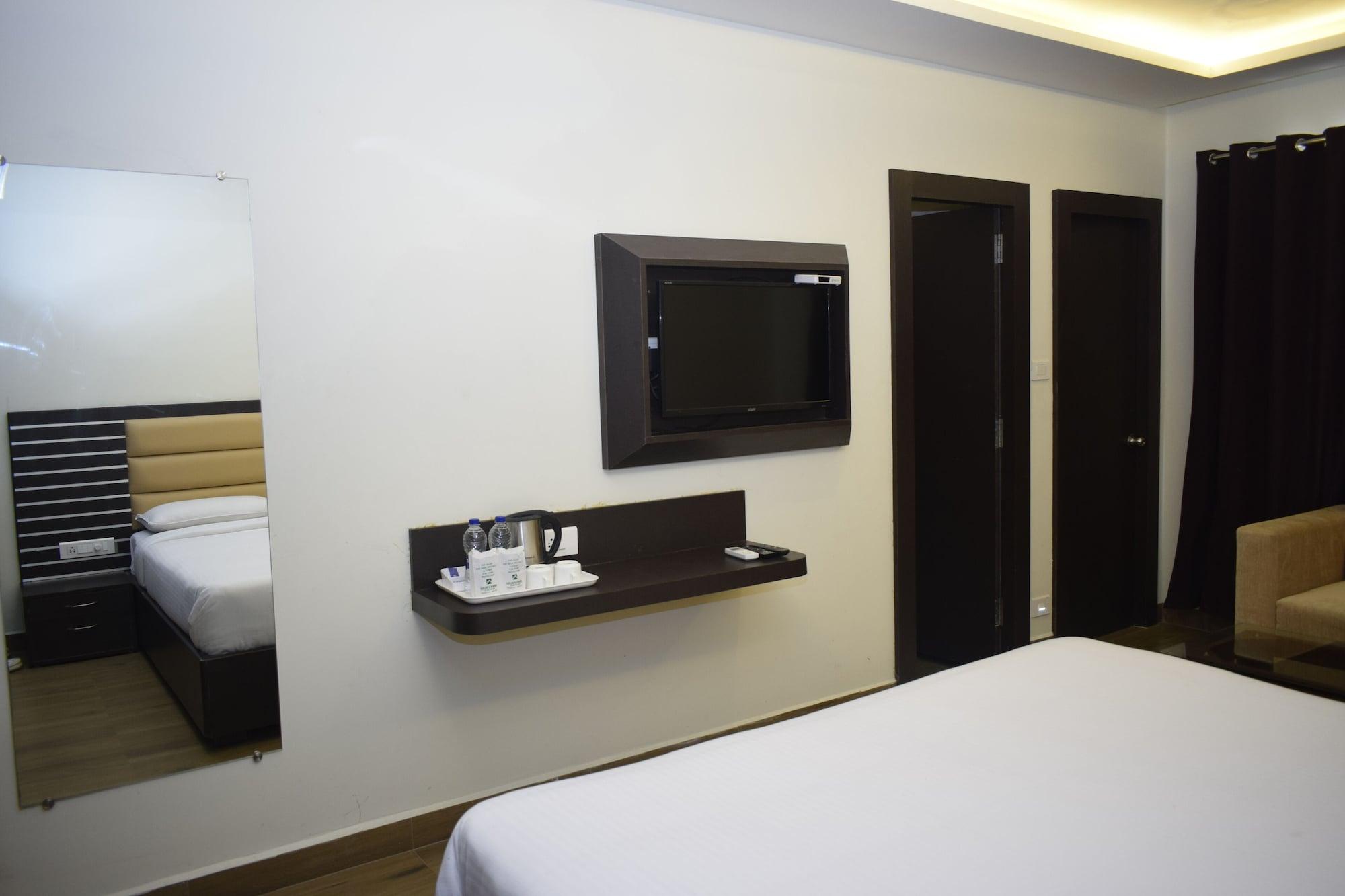 פונדיצ'רי Hotel Sumith Palace מראה חיצוני תמונה