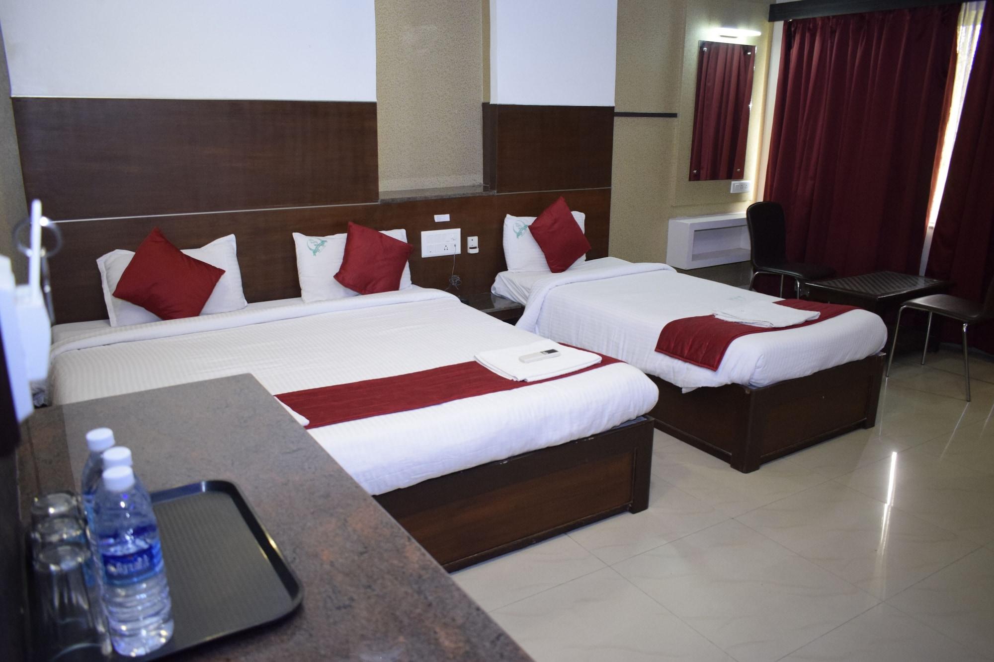 פונדיצ'רי Hotel Sumith Palace מראה חיצוני תמונה