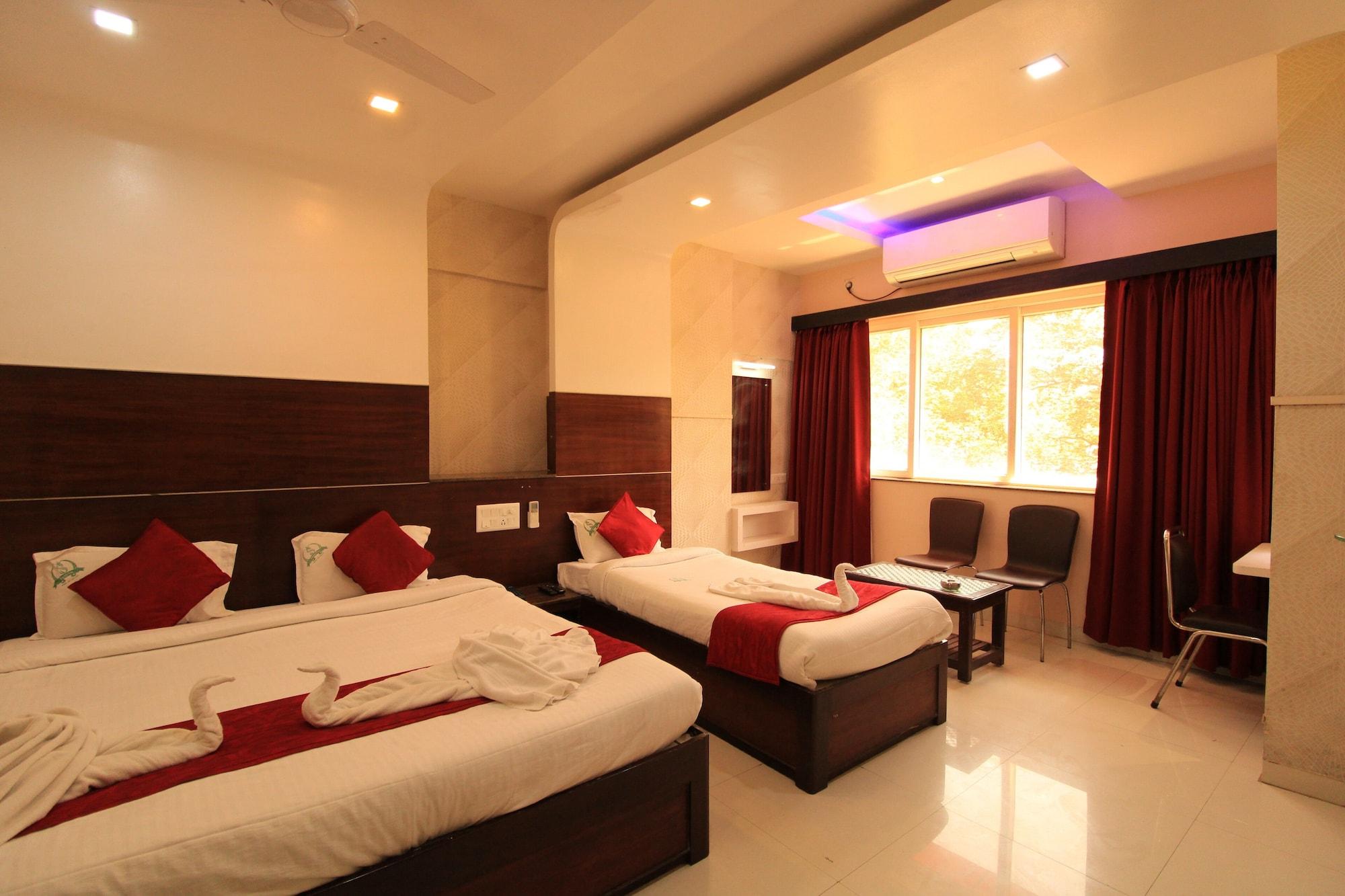 פונדיצ'רי Hotel Sumith Palace מראה חיצוני תמונה