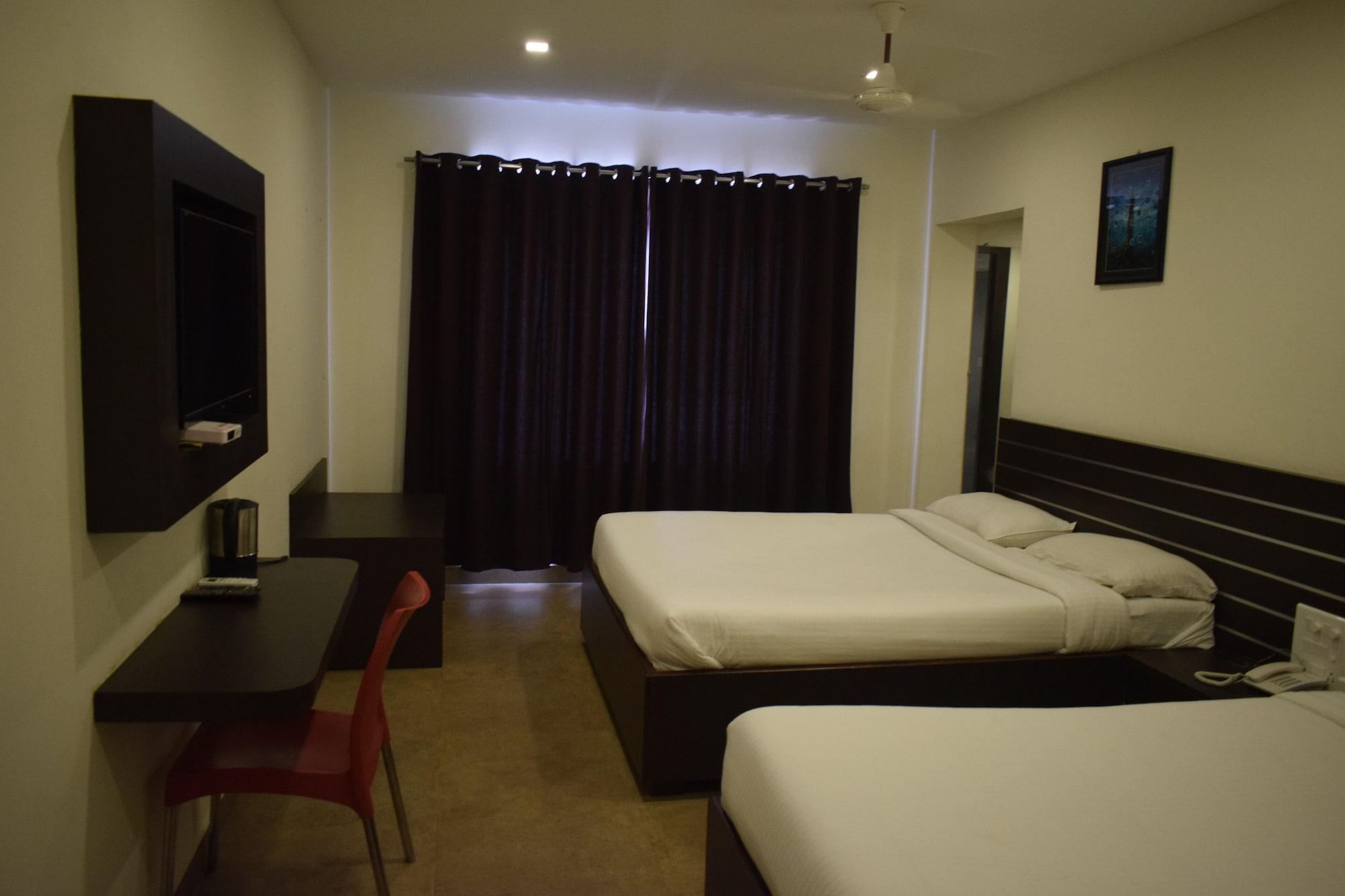 פונדיצ'רי Hotel Sumith Palace מראה חיצוני תמונה