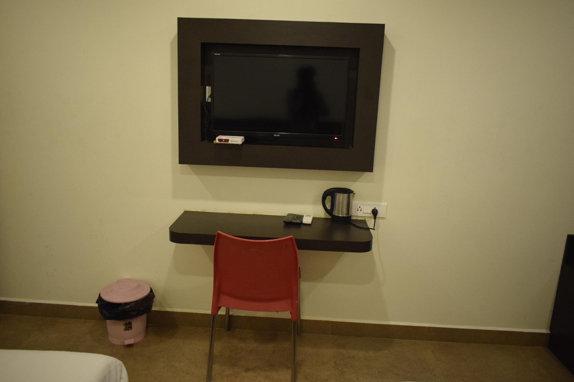 פונדיצ'רי Hotel Sumith Palace מראה חיצוני תמונה