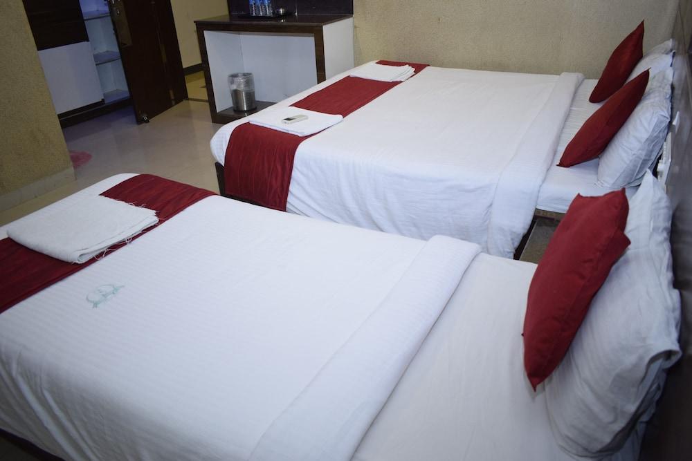 פונדיצ'רי Hotel Sumith Palace מראה חיצוני תמונה