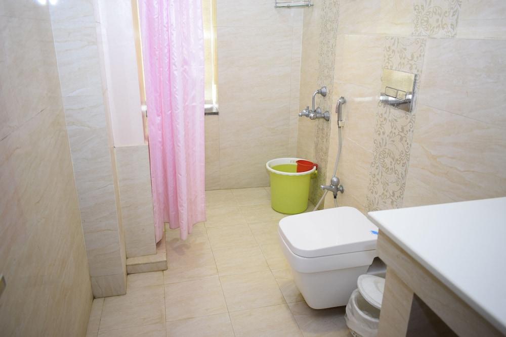 פונדיצ'רי Hotel Sumith Palace מראה חיצוני תמונה