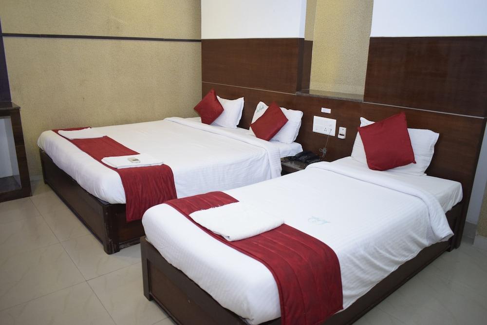 פונדיצ'רי Hotel Sumith Palace מראה חיצוני תמונה