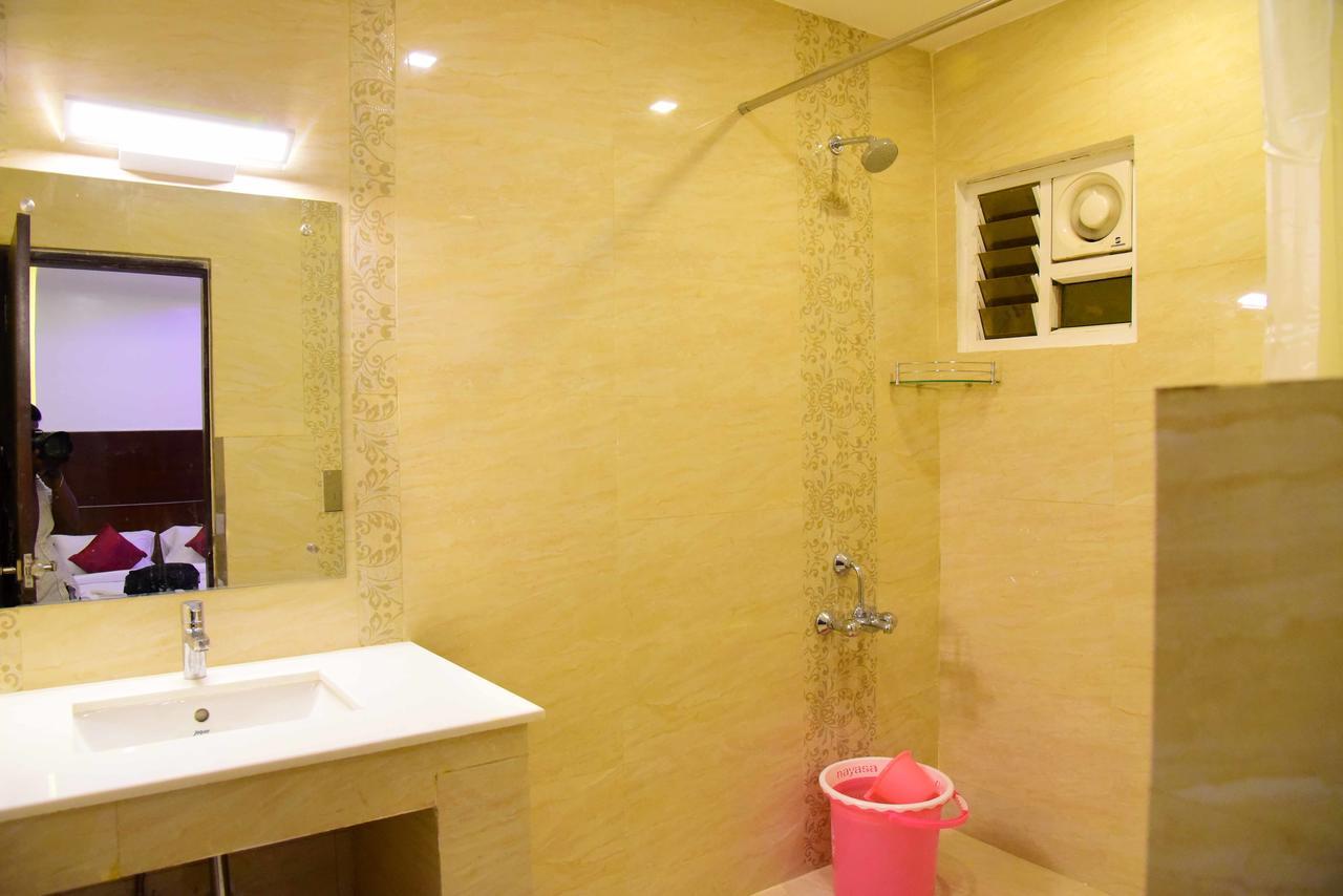 פונדיצ'רי Hotel Sumith Palace מראה חיצוני תמונה