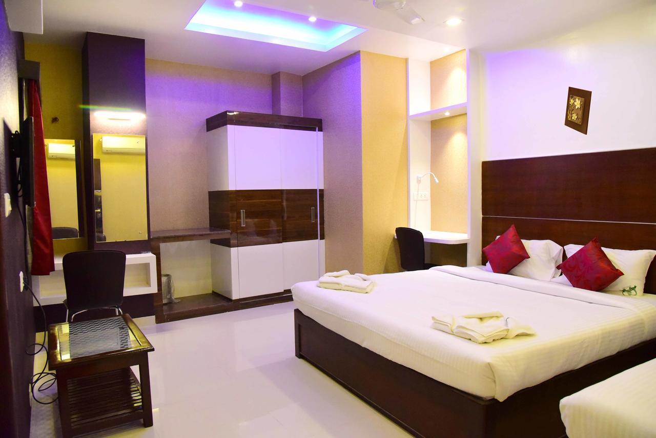 פונדיצ'רי Hotel Sumith Palace מראה חיצוני תמונה