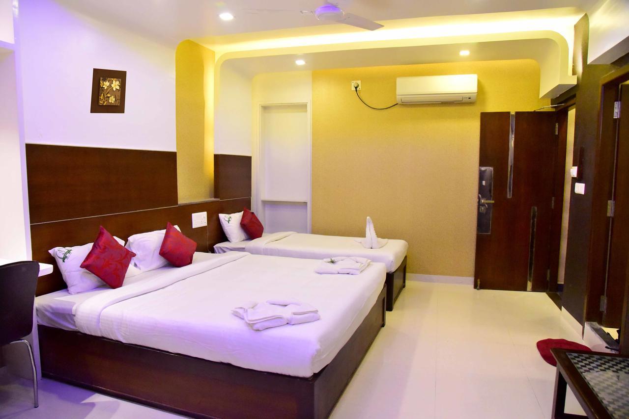פונדיצ'רי Hotel Sumith Palace מראה חיצוני תמונה